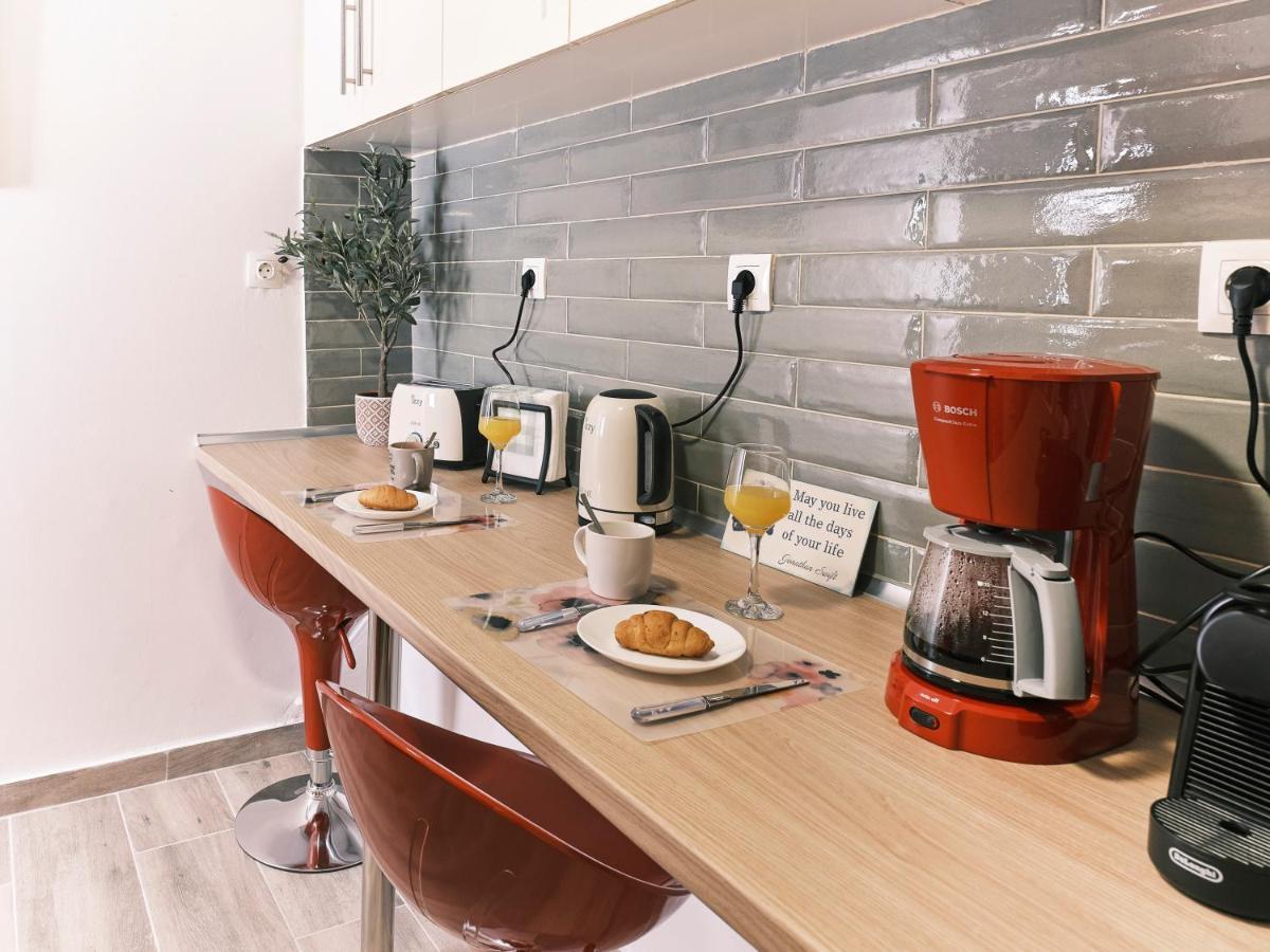 "Under The Olive Tree"- Beautiful Apartment In The Heart Of Athen Exterior foto